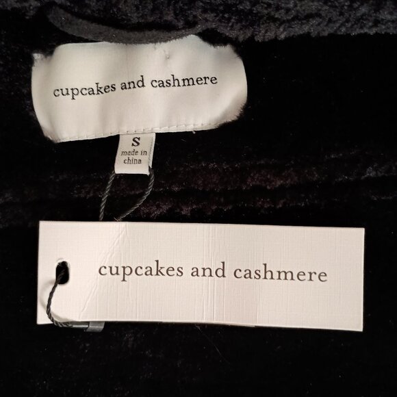 Cupcakes and Cashmere BaddieVest Black Faux Fur/Suede Asymmetrical Women’s S NWT - Picture 9 of 16